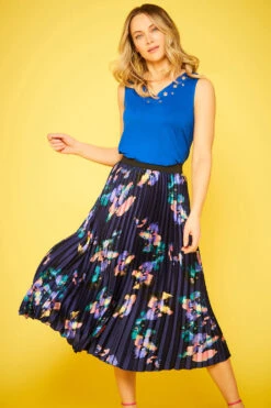 Short Sleeve Plain Vest With Eyelet Detail