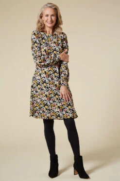 Ditsy Print Soft Touch Swing Dress -Mod Vanta Sales Store 22 08 12 BonMarche Day2 SHOT001 0007