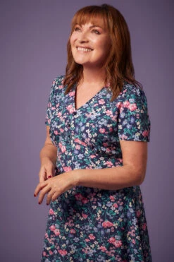 Floral Print Tea Dress With Shirred Shoulder Detail 15 Floral Print Tea Dress With Shirred Shoulder Detail -Mod Vanta Sales Store 22 11 08 BonMarche LorraineKelly SHOT001 00481