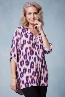 3/4 Sleeve Longline Animal Print Tunic 14 3/4 Sleeve Longline Animal Print Tunic -Mod Vanta Sales Store 22 11 15 BonMarche SS23 SHOT022 0043