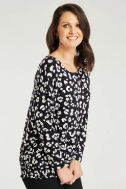 Long Sleeve Shirred Hem Animal Print Batwing Top -Mod Vanta Sales Store 900289507 alt4