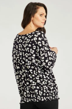 Long Sleeve Shirred Hem Animal Print Batwing Top -Mod Vanta Sales Store 900289507 alt5