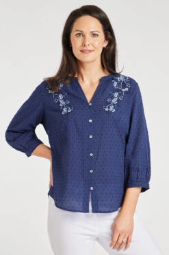 3/4 Sleeve Trailing Floral Embroidery Blouse