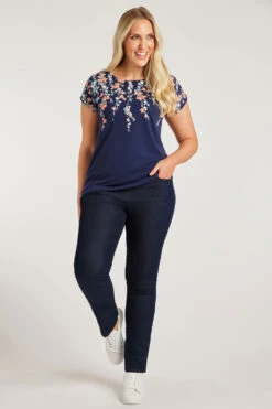 Short Sleeve Trailing Floral Design Top -Mod Vanta Sales Store 900313453 alt1