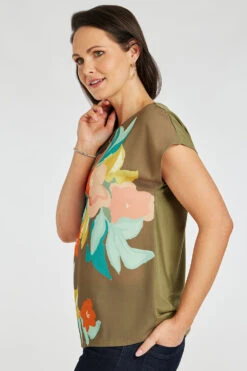 Short Sleeve Floral Placement Woven Front Top -Mod Vanta Sales Store 900345039 alt3