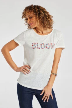 Short Sleeve Bloom Embroidered T-Shirt