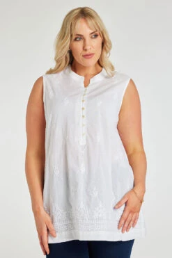 Sleeveless Broderie Top -Mod Vanta Sales Store 900355593 alt1