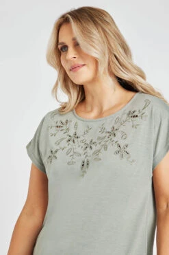 Short Sleeve Embroidered Bubble Hem Floral T-Shirt -Mod Vanta Sales Store 900359239 alt5