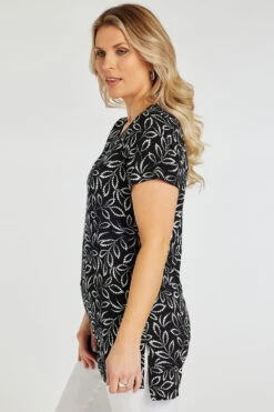 Dotty Leaf Tunic With Keyhole Detail 12 Dotty Leaf Tunic With Keyhole Detail -Mod Vanta Sales Store 900387107 alt3