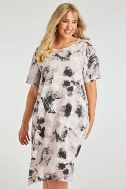 Short Sleeve Abstract Print Dress