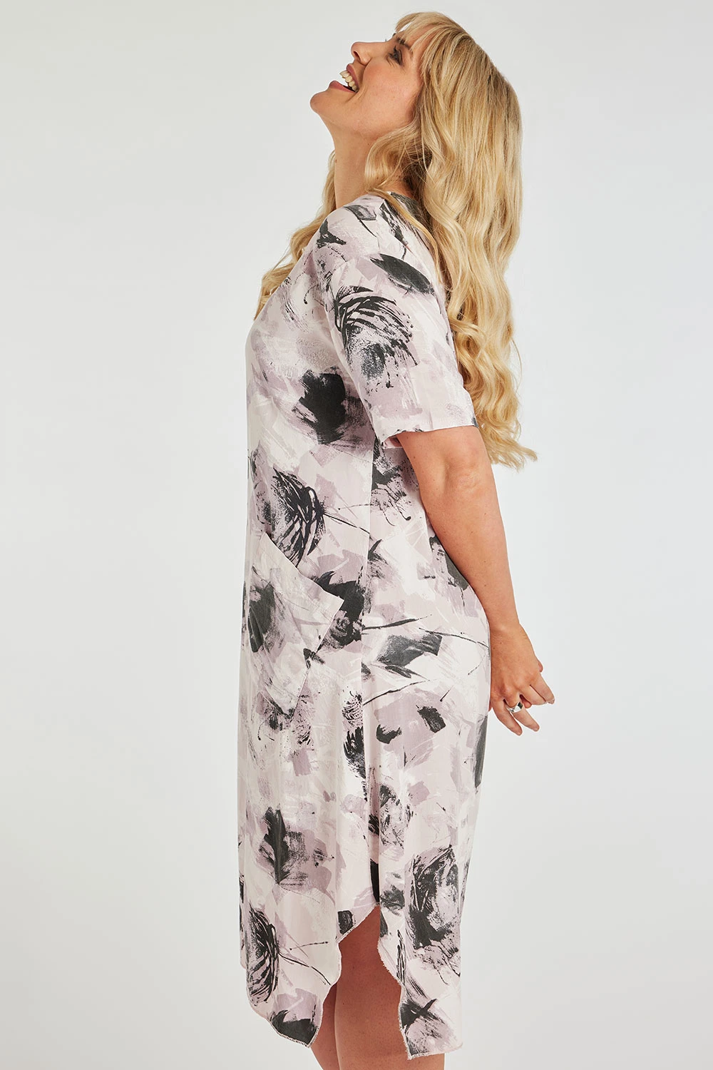 Short Sleeve Abstract Print Dress 7 Short Sleeve Abstract Print Dress - Image 5