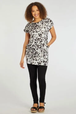 Short Sleeve Animal Dash Print Tunic With Pockets -Mod Vanta Sales Store 900424707 alt1