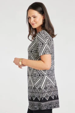 Short Sleeve Contrast Border Print Tunic -Mod Vanta Sales Store 900427207 alt4