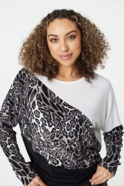 Stella Morgan - Long Sleeve Animal Print Colour Block Top