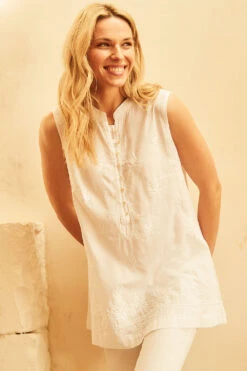 Sleeveless Broderie Top -Mod Vanta Sales Store AUTONOMY SS SHOT007 073