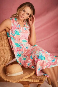 Sleeveless Ruffle Neckline Tiered Dress 17 Sleeveless Ruffle Neckline Tiered Dress -Mod Vanta Sales Store BonMarche SS SHOT008 006