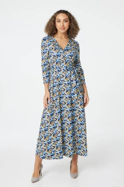 Izabel London – Ditsy Floral Tie Front Tea Dress