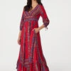 Izabel London – Boho Print 3/4 Sleeve Maxi Dress