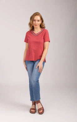 Mudflower - Embellished V-Neck T-Shirt -Mod Vanta Sales Store Mudflower20Day201 2175