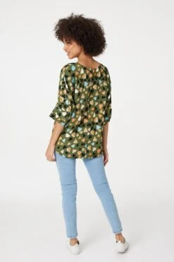 Izabel London – Abstract Gathered Sleeve Top -Mod Vanta Sales Store T165008931 ALT1203