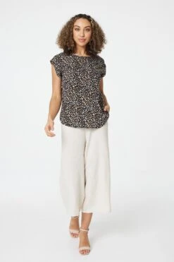 Izabel London – Printed Curve Hem Top